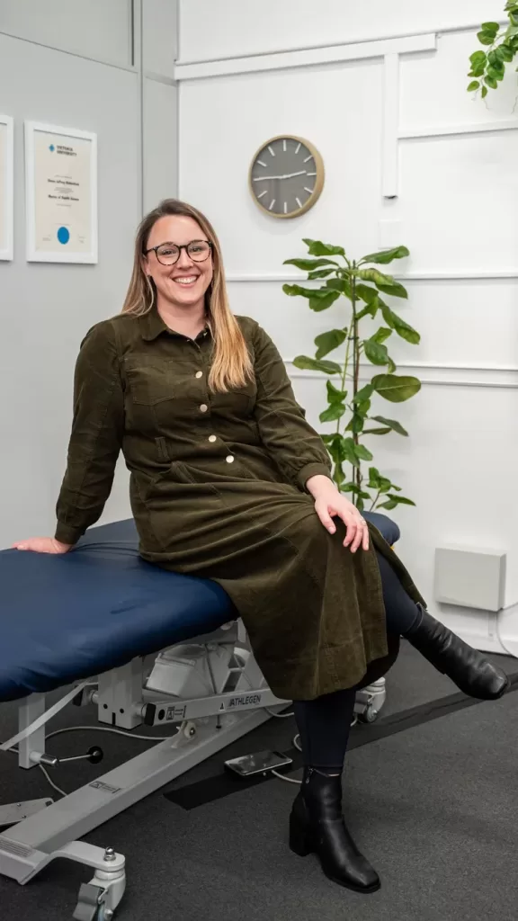 Claire Richardson - Advanced Pain Management Osteopath (Wayfinder Pain Consulting & Chadstone Region Osteopathy)